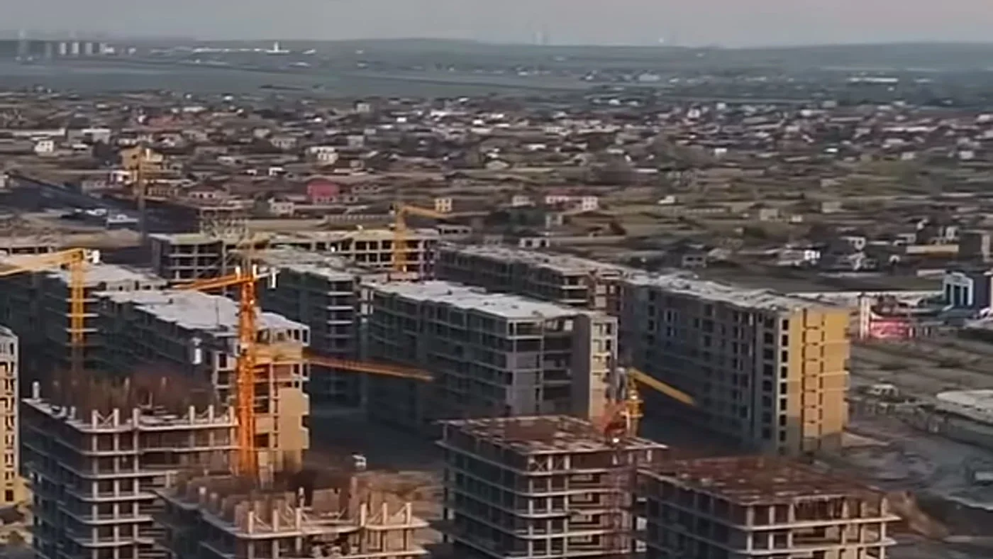 Стройки квартала: Sky Park и соседние корпуса