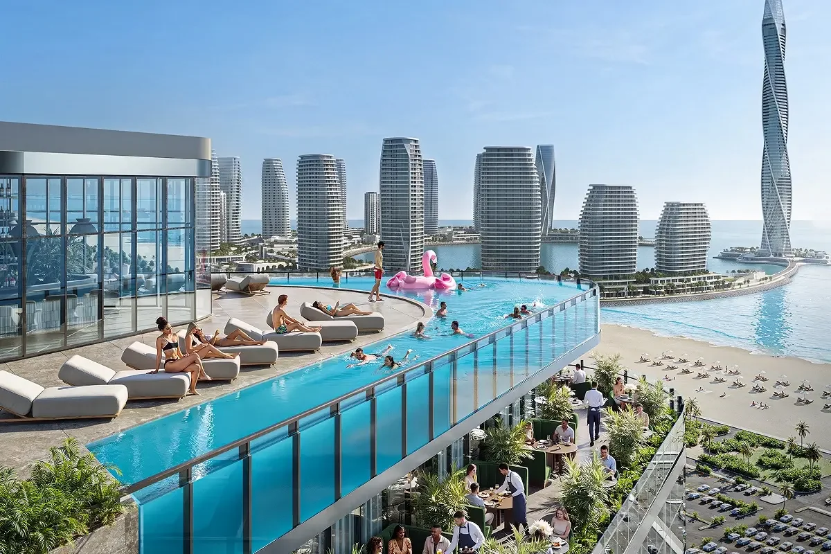 Sky Deck: бассейн-инфинити на крыше и вид на курорт
